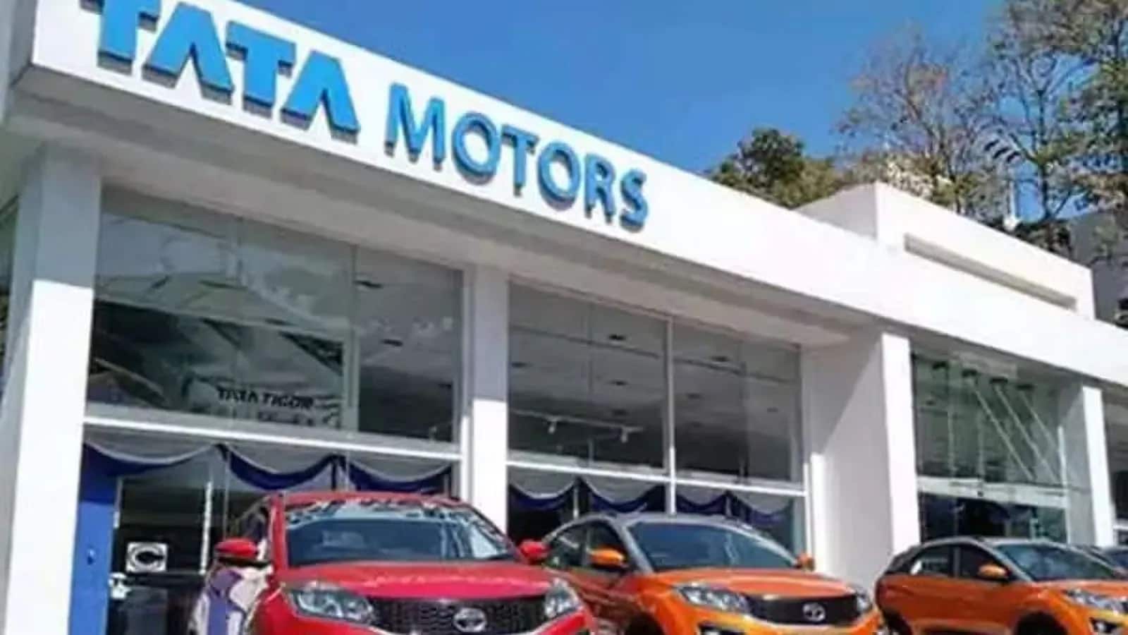Tata की एक और कंपनी होगी लिस्ट, एंट्री से एक दिन पहले आज Tata Motors PV में आई बिकवाली की आंधी