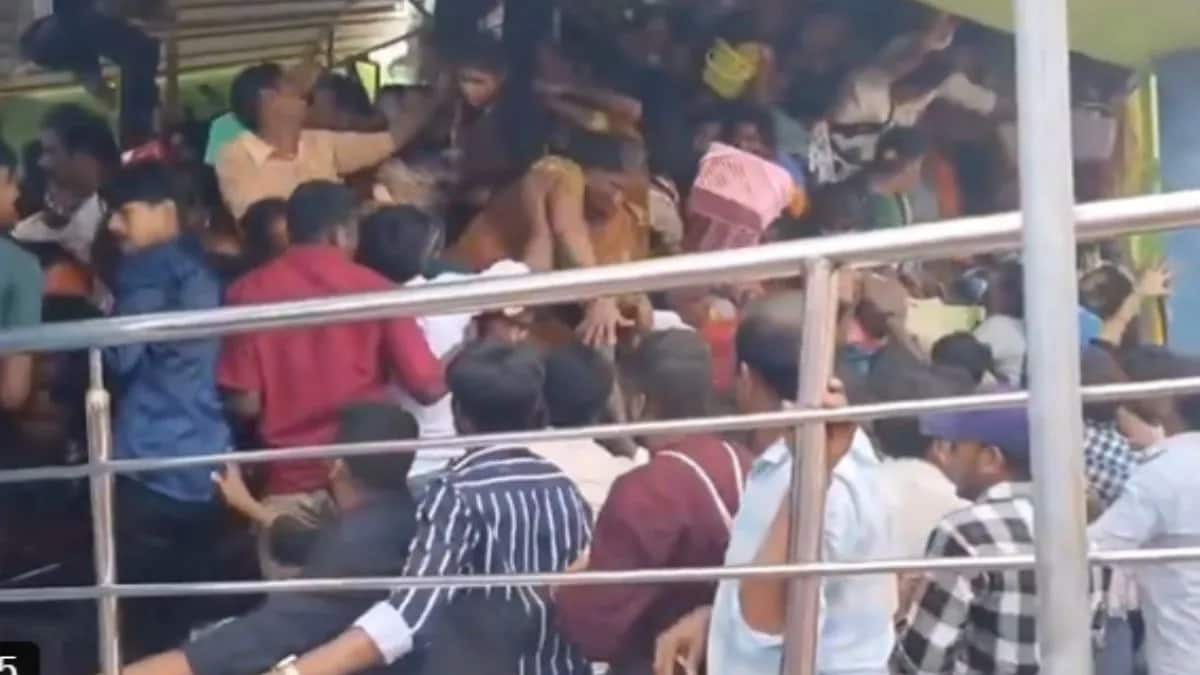 Venkateswara Temple stampede: वेंकटेश्‍वर मंदिर में भगदड़ मामले में बड़ा एक्शन, पुलिस ने इस शख्स को किया गिरफ्तार