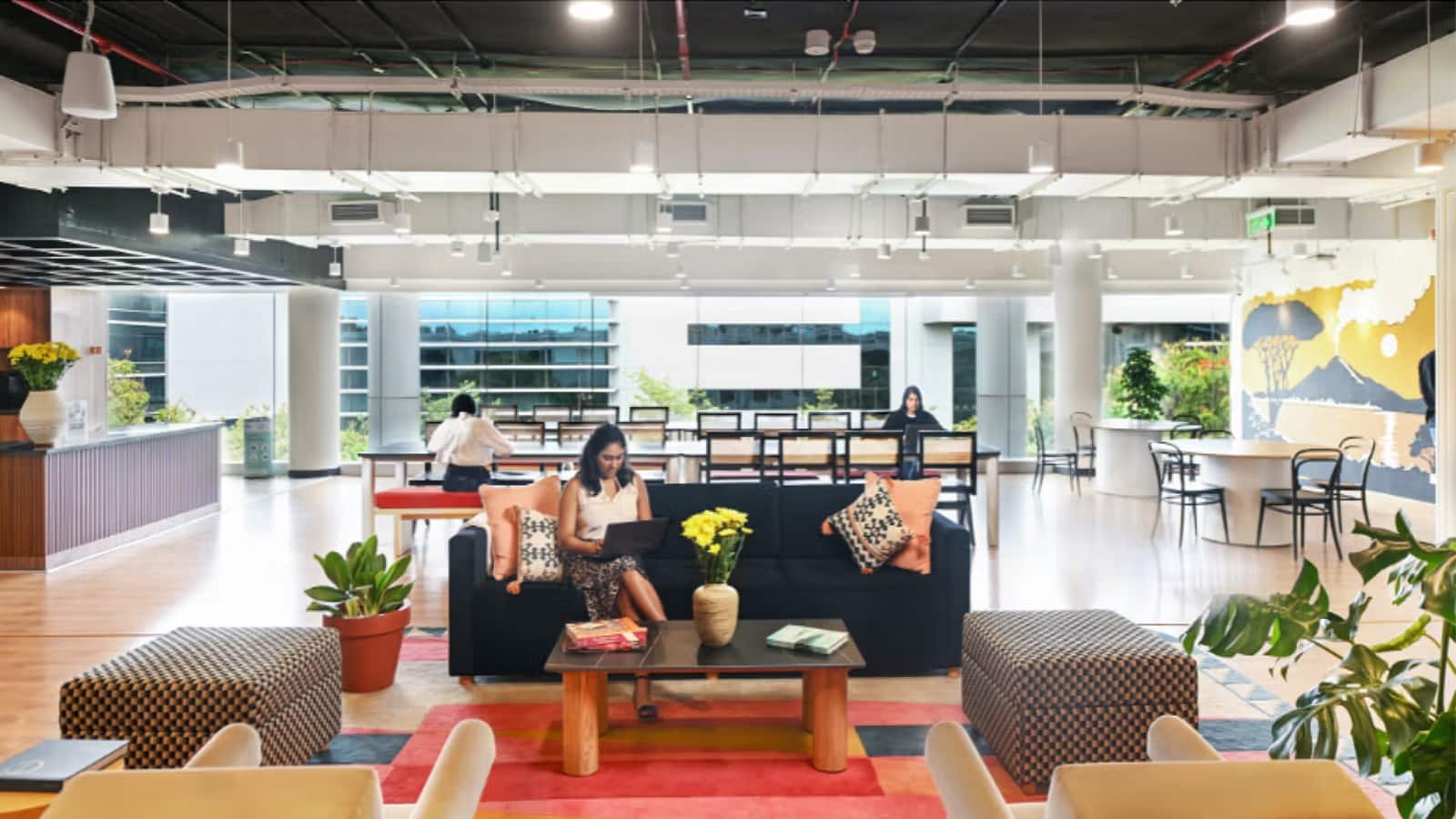 Stock News: Q2 में 97% गिरा मुनाफा, फिर भी IPO प्राइस के ऊपर पहुंच गया यह शेयर, आपके पास है?