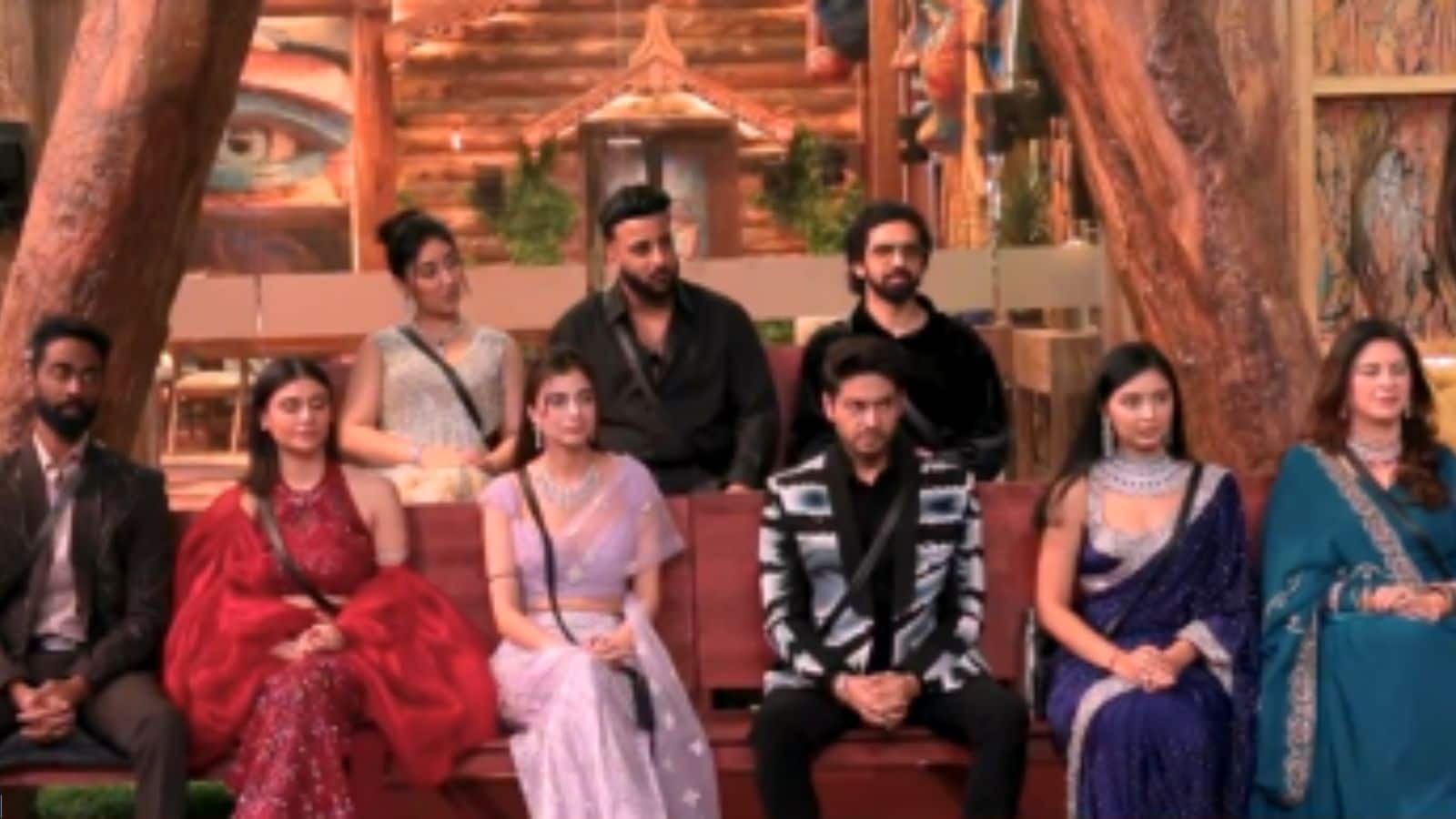 Bigg Boss 19: बिग बॉस के घर में क्यों फूट-फूट कर रोईं फरहाना, जानें आज घर में क्या-क्या हुआ Bigg Boss 19: बिग बॉस के घर में क्यों फूट-फूट कर रोईं फरहाना, जानें आज घर में क्या-क्या हुआ