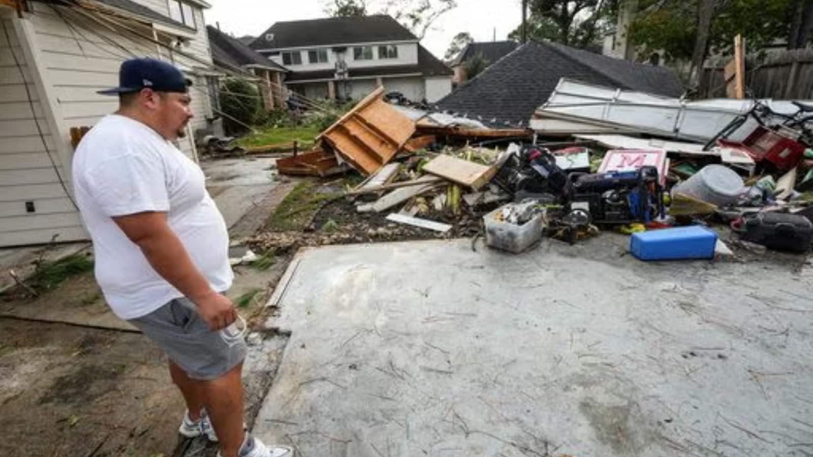 Houston: थैंक्सगिविंग वीक की शुरुआत में टॉर्नेडो ने मचाया कोहराम, 100 से ज्यादा घरों को नुकसान