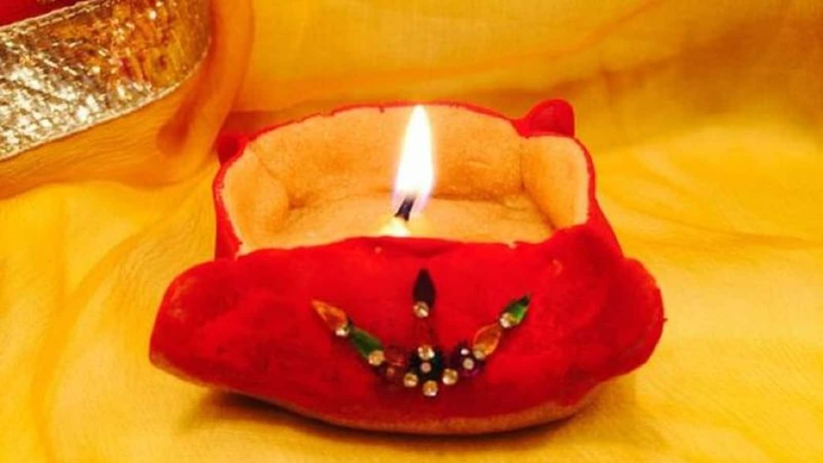 Kartik Purnima 2025: आज सूर्यास्त के बाद इन स्थानों पर जरूर जलाएं आटे के दीपक, माता लक्ष्मी दूर कर देंगी पीढ़ियों की दरिद्रता