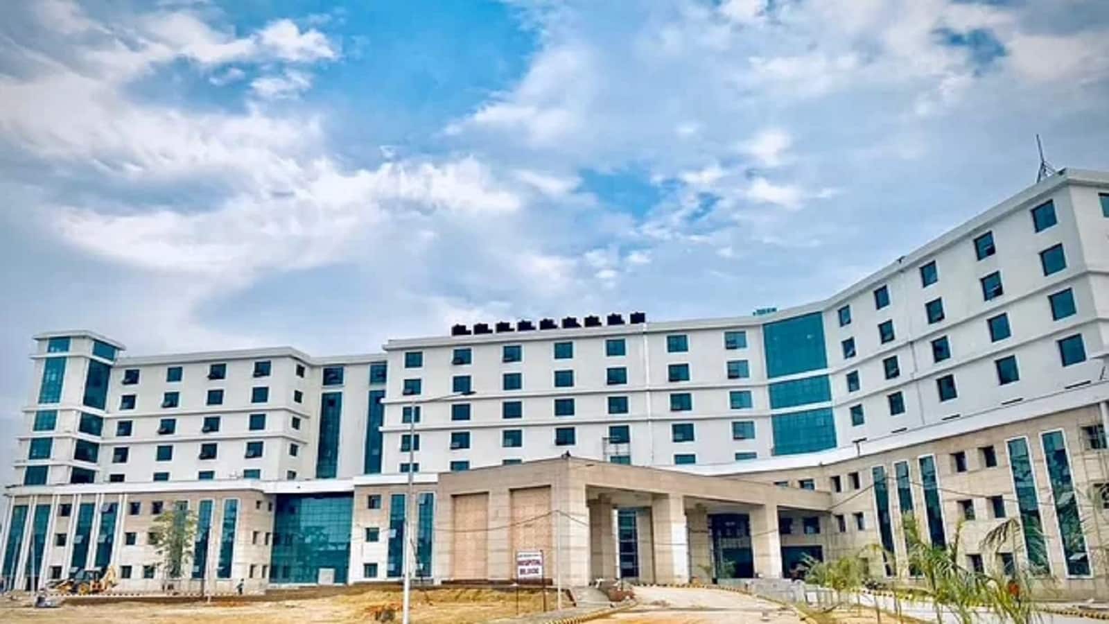 AIIMS Vacancy 2025: एम्स के इन विभागों में निकली भर्ती, बिना परीक्षा मिलेगी नौकरी और मिलेगी इतनी सैलरी