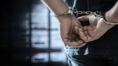 भारतीय वायु सेना के एक पूर्व अधिकारी को गिरफ्तार किया गया है।
