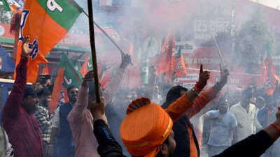 परिवार ने तीन अलग-अलग पार्टियों से चुनाव लड़ा और तीनों सदस्यों ने चुनाव में जीत हासिल कर ली। 