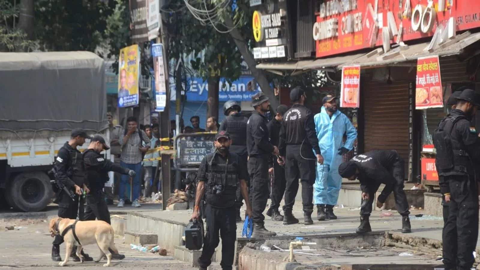 Delhi Blast News: दिल्ली के महिपालपुर में रेडिसन होटल के पास जोरदार धमाका, 3 दमकल रवाना Delhi Blast News: दिल्ली के महिपालपुर में रेडिसन होटल के पास जोरदार धमाका, 3 दमकल रवाना