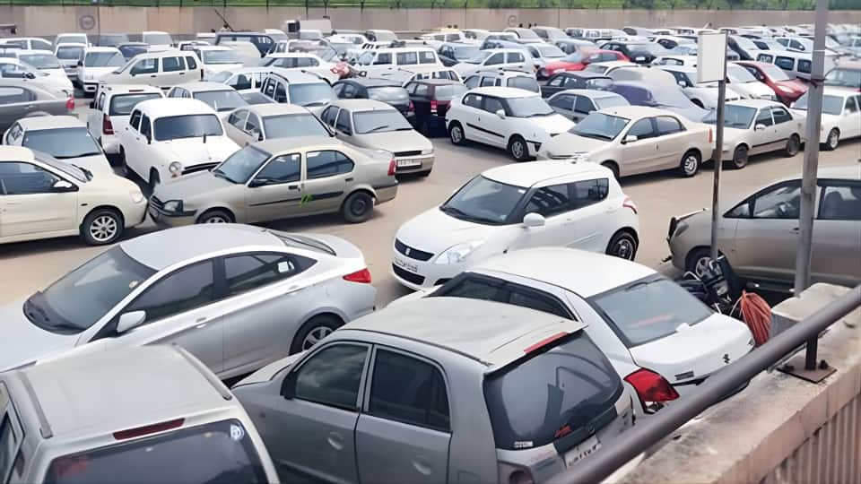 Delhi-NCR Parking Security: दिल्ली धमाके के बाद वाहन पार्किंग में सुरक्षा कड़ी, एमसीडी-एनडीएमसी टेंडर प्रक्रिया बदलेगी Delhi-NCR Parking Security: दिल्ली धमाके के बाद वाहन पार्किंग में सुरक्षा कड़ी, एमसीडी-एनडीएमसी टेंडर प्रक्रिया बदलेगी