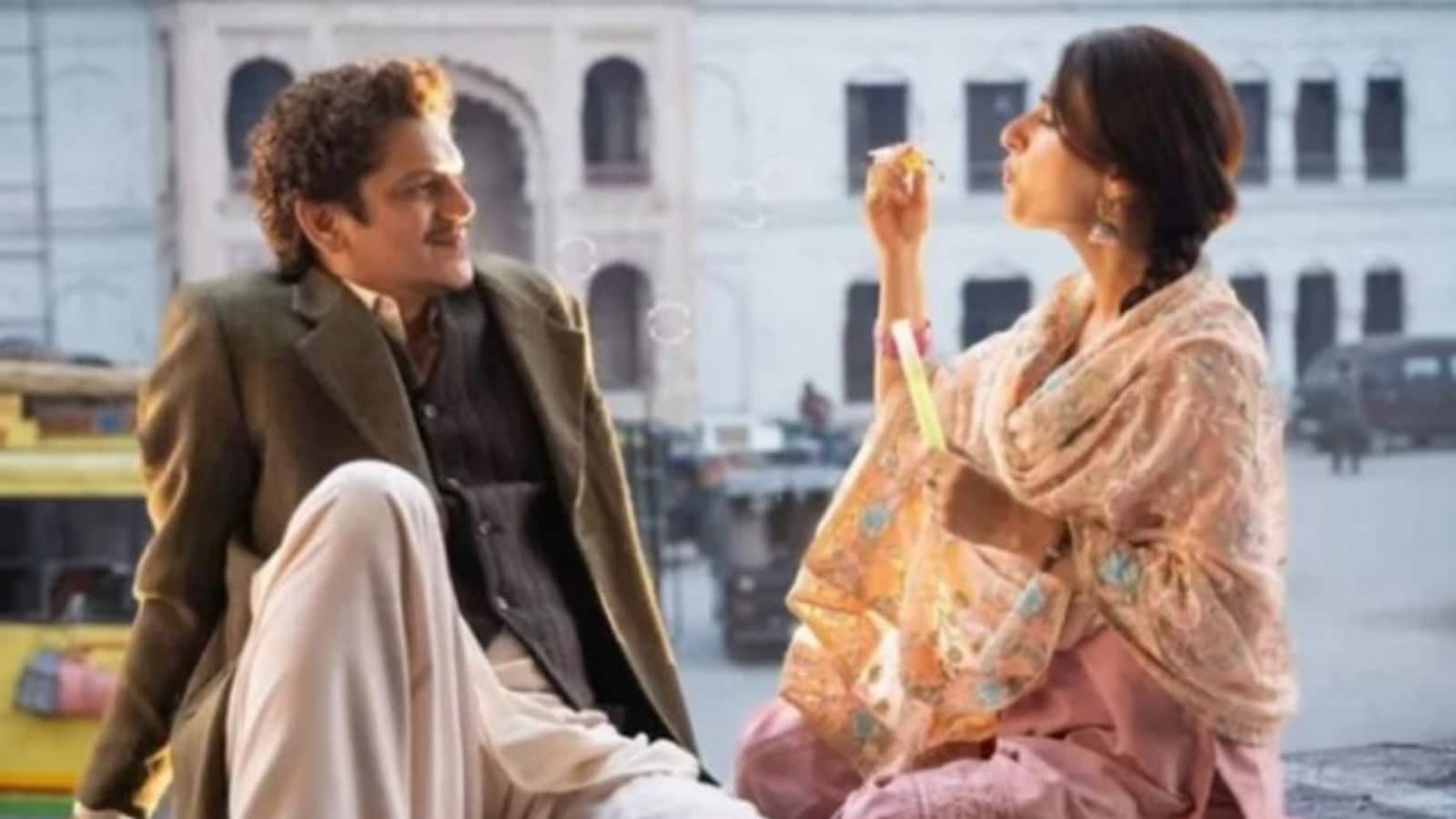 Gustaakh Ishq Review: गुलजार की शायरी...मनीष मल्होत्रा की साड़ी...उसपे हसीना मिन्नी और गुस्ताखी करता पप्पन का इश्क