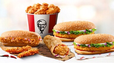 KFC, पिज्जा हट और कोस्टा कॉफी जैसी क्विक सर्विस रेस्टोरेंट चेन चलाने वाली देवयानी इंटरनेशनल के शेयरों में दिन में 6 प्रतिशत तक की गिरावट आई। BSE पर कीमत ₹146.50 के लो तक गई। 
