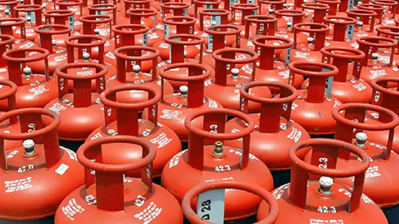 LPG Price Cut: 1 नवंबर से गैस सिलेंडर सस्ता, बिहार चुनाव से पहले कीमत ₹5 घटी