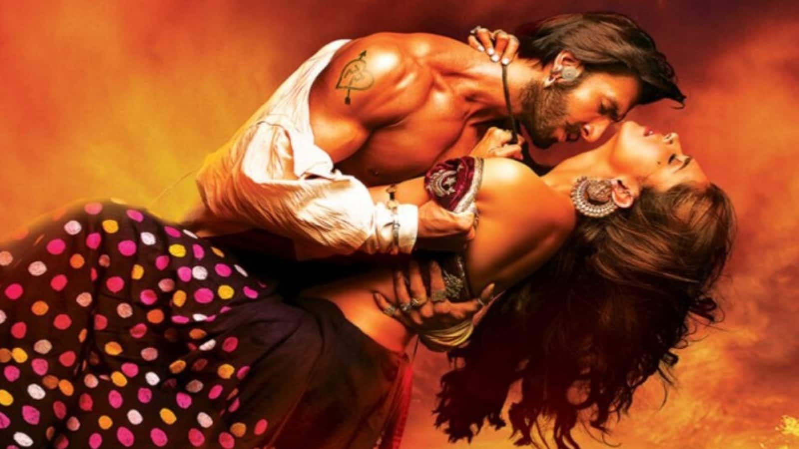 Ramleela 12 years: संजय लीला भंसाली की 'रामलीला' को 12 साल पूरे, फिल्म में रणवीर-दीपिका पादुकोण की कैमिस्ट्री ने लगा दी थी आग Ramleela 12 years: संजय लीला भंसाली की 'रामलीला' को 12 साल पूरे, फिल्म में रणवीर-दीपिका पादुकोण की कैमिस्ट्री ने लगा दी थी आग