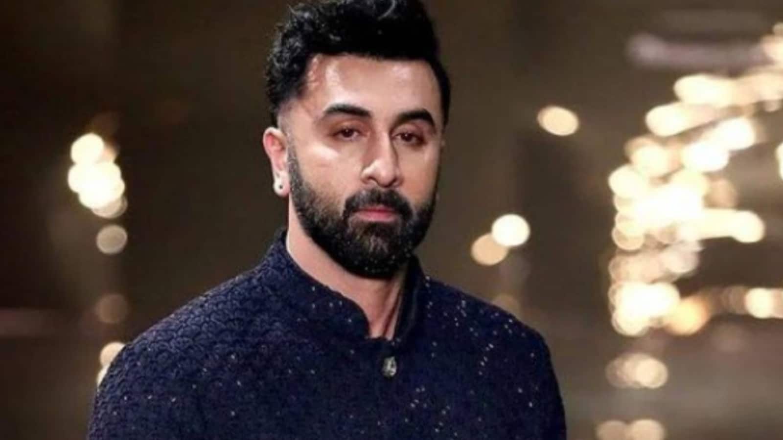Ranbir Kapoor: शादियों में डांस करने को लेकर बोले रणबीर कपूर, मैं पैसों के लिए शराब का गिलास लिए लोगों के सामने...