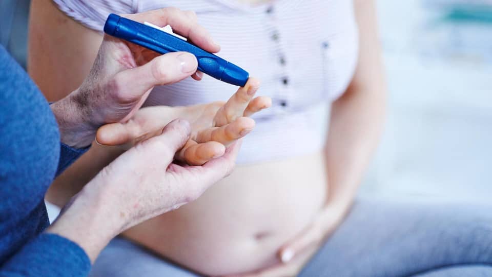 Sugar During Preganancy: गर्भावस्था में शुगर बढ़ना कितना खतरनाक? जानें कंट्रोल करने के आसान उपाय Sugar During Preganancy: गर्भावस्था में शुगर बढ़ना कितना खतरनाक? जानें कंट्रोल करने के आसान उपाय