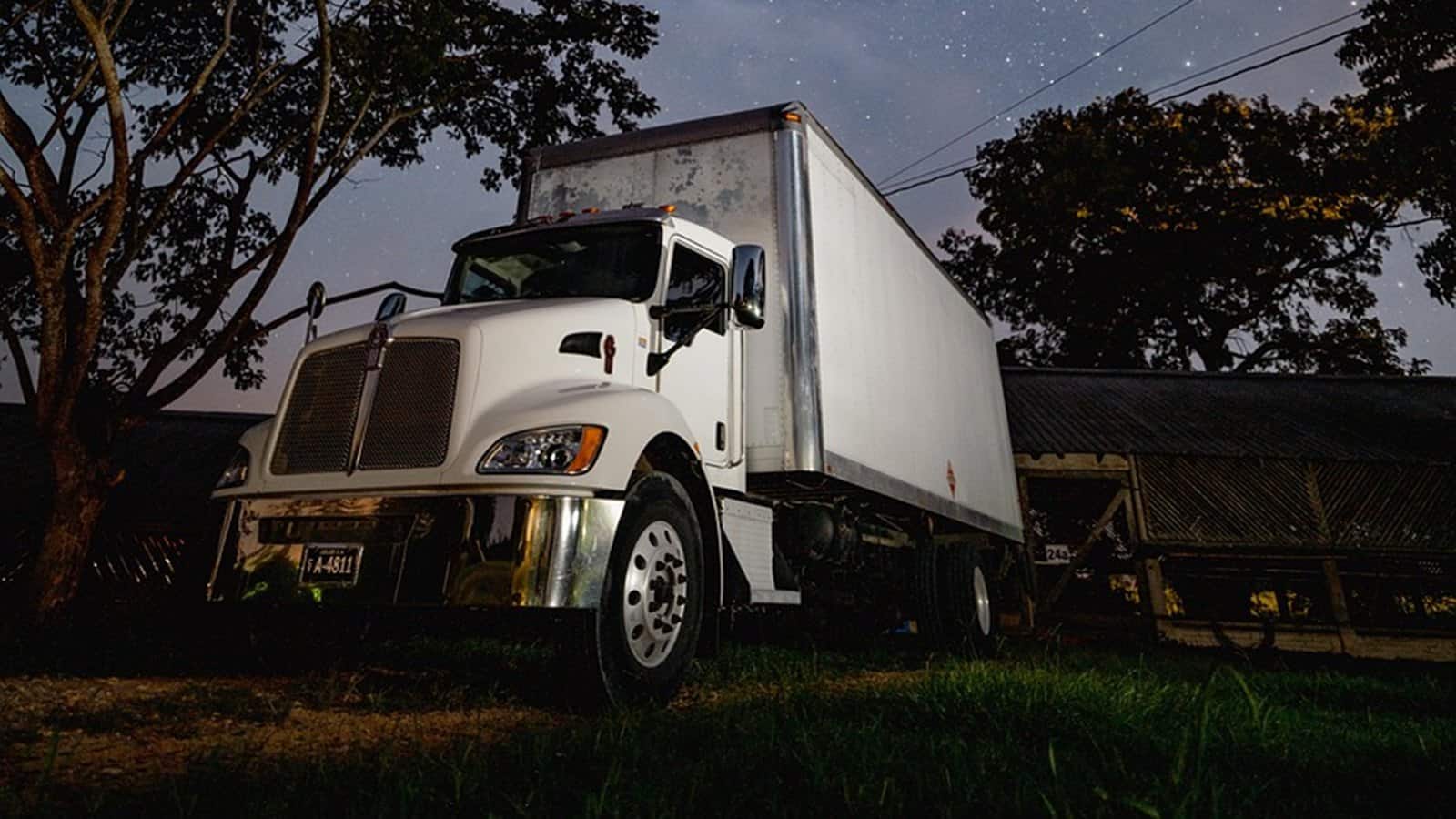 US में भारी ट्रकों और बसों के इंपोर्ट पर लागू हुए नए टैरिफ, अलग-अलग रेसिप्रोकल ड्यूटी से रहेगी छूट