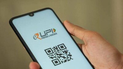 UPI से पैसा भेजना तेज और आसान है। लेकिन एक छोटी सी गलती, जैसे गलत UPI ID या गलत टैप, पैसा किसी और के खाते में भेज सकती है। 