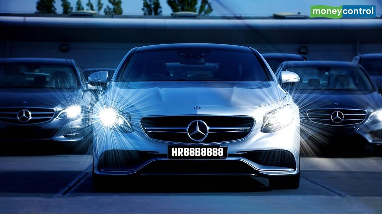 हरियाणा में कार का HR88B8888 रजिस्ट्रेशन नंबर 1.7 करोड़ में बिका, अब तक का सबसे महंगा व्हीकल नंबर हरियाणा में कार का HR88B8888 रजिस्ट्रेशन नंबर 1.7 करोड़ में बिका, अब तक का सबसे महंगा व्हीकल नंबर