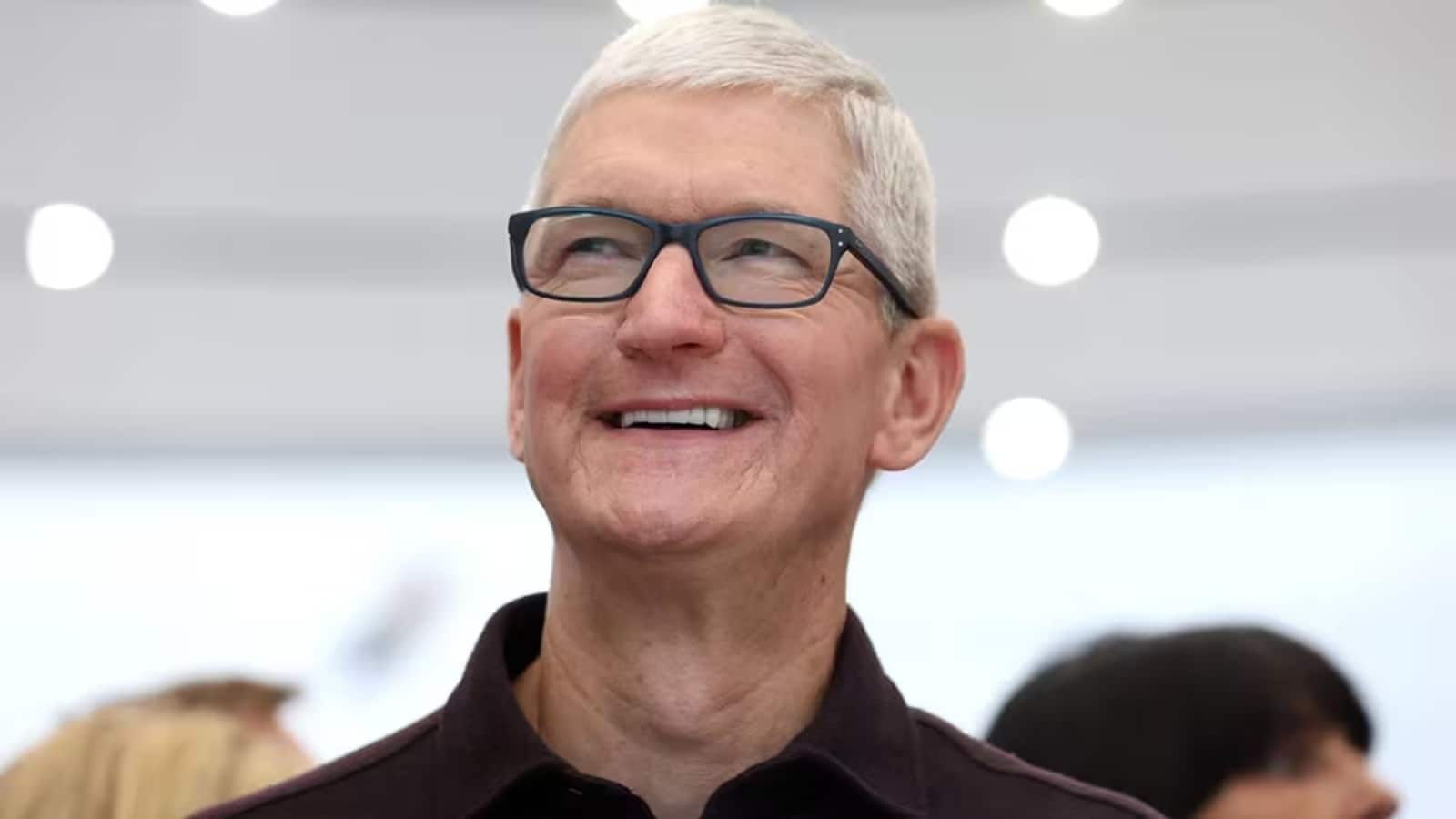 टिम कुक के बाद Apple का नया ‘CEO’ कौन? इन चार नामों पर हो सकती है चर्चा