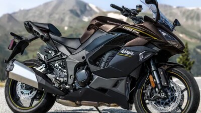 नई Black-Gold कलर स्कीम के साथ Kawasaki 2026 Ninja 1100SX भारत में लॉन्च, कीमत 14.42 लाख रुपये