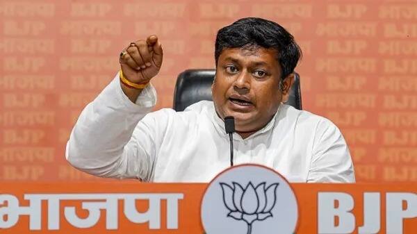 'क्या ED और CBI कार्रवाई नहीं करेगी...', बंगाल चुनाव से पहले BJP नेता सुकांत का TMC पर तंज 'क्या ED और CBI कार्रवाई नहीं करेगी...', बंगाल चुनाव से पहले BJP नेता सुकांत का TMC पर तंज