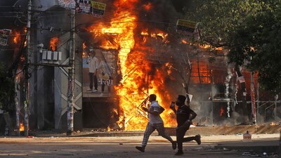 Bangladesh Violence: पाकिस्तान-ISI का खेल उजागर, पर्दे के पीछे से रची बांग्लादेश में हिंसा की खतरनात साजिश!
