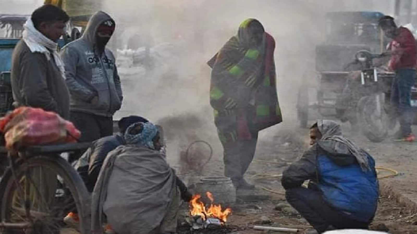 Delhi weather update: दिल्ली में शिमला जैसी ठंड! न्यूनतम तापमान पहुंचा 9 डिग्री सेल्सियस, कोहरे और शीतलहर का दौर जारी Delhi weather update: दिल्ली में शिमला जैसी ठंड! न्यूनतम तापमान पहुंचा 9 डिग्री सेल्सियस, कोहरे और शीतलहर का दौर जारी