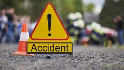 Andhra Road Accident: आंध्र प्रदेश के अल्लूरी सीताराम राजू जिले में चिंतुरु-भद्राचलम घाट रोड पर बस पलटने से 9 लोगों की मौत हो गई
