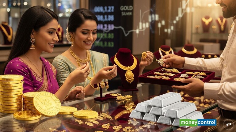 Gold Silver Price: इस हफ्ते कैसी रहेगी सोने-चांदी की चाल, किन फैक्टर पर रहेगी नजर? जानिए एक्सपर्ट से - gold silver price outlook next week why bullion may stay strong key global