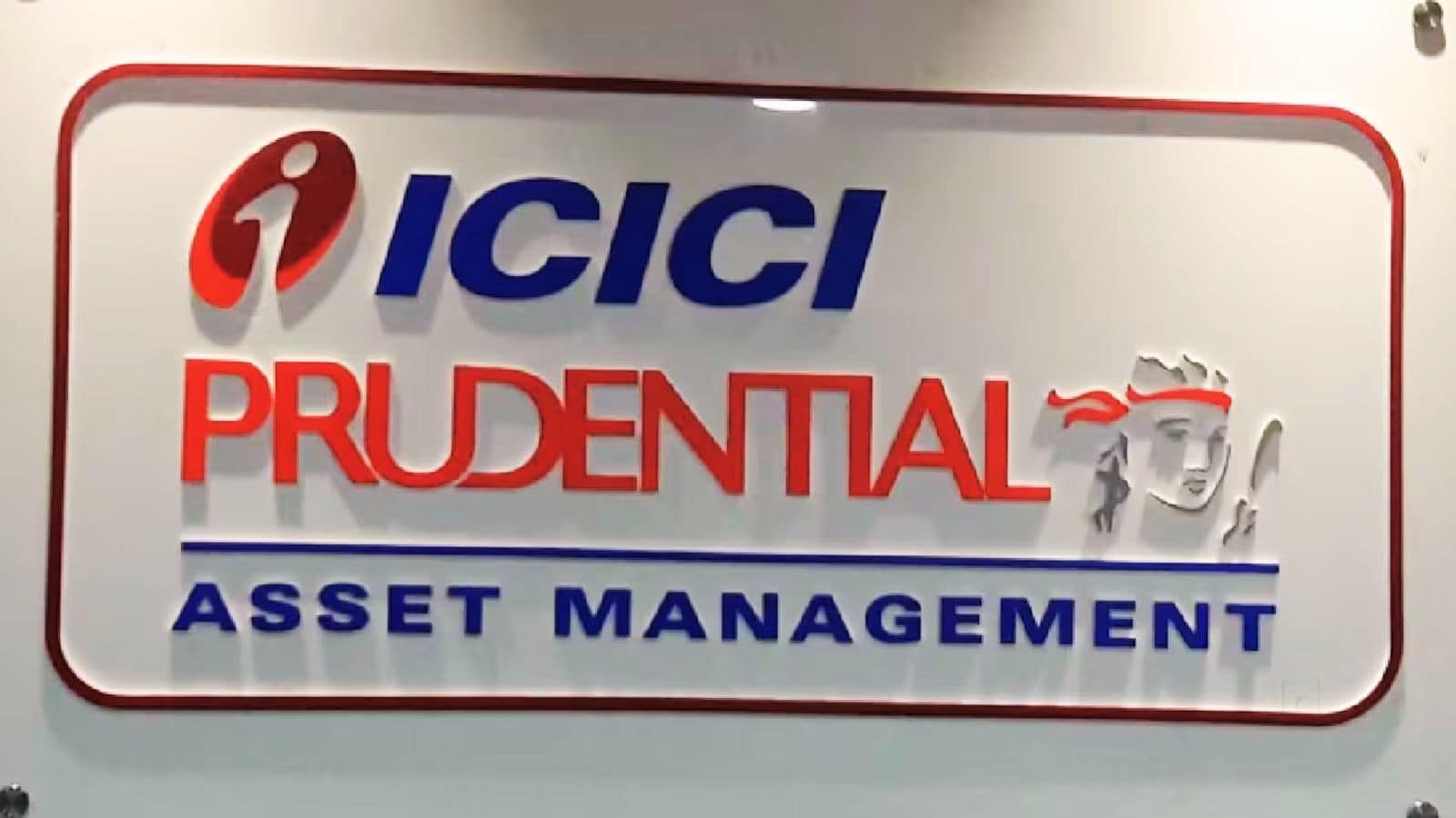 ICICI Prudential AMC IPO: 12 दिसंबर से खुलेगा ICICI प्रूडेंशियल AMC का ₹10,600 करोड़ का मेगा इश्यू, GMP में दिखा बड़ा उलटफेर - icici prudential amc ipo price band gmp crashes sharply