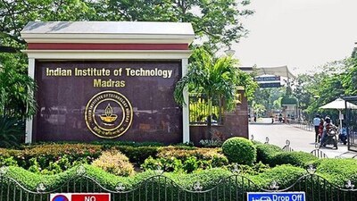 आईआईटी मद्रास ऐसे छात्रों को तीन साल बाद बीएससी डिग्री के साथ बाहर निकलने का विकल्प देगा।