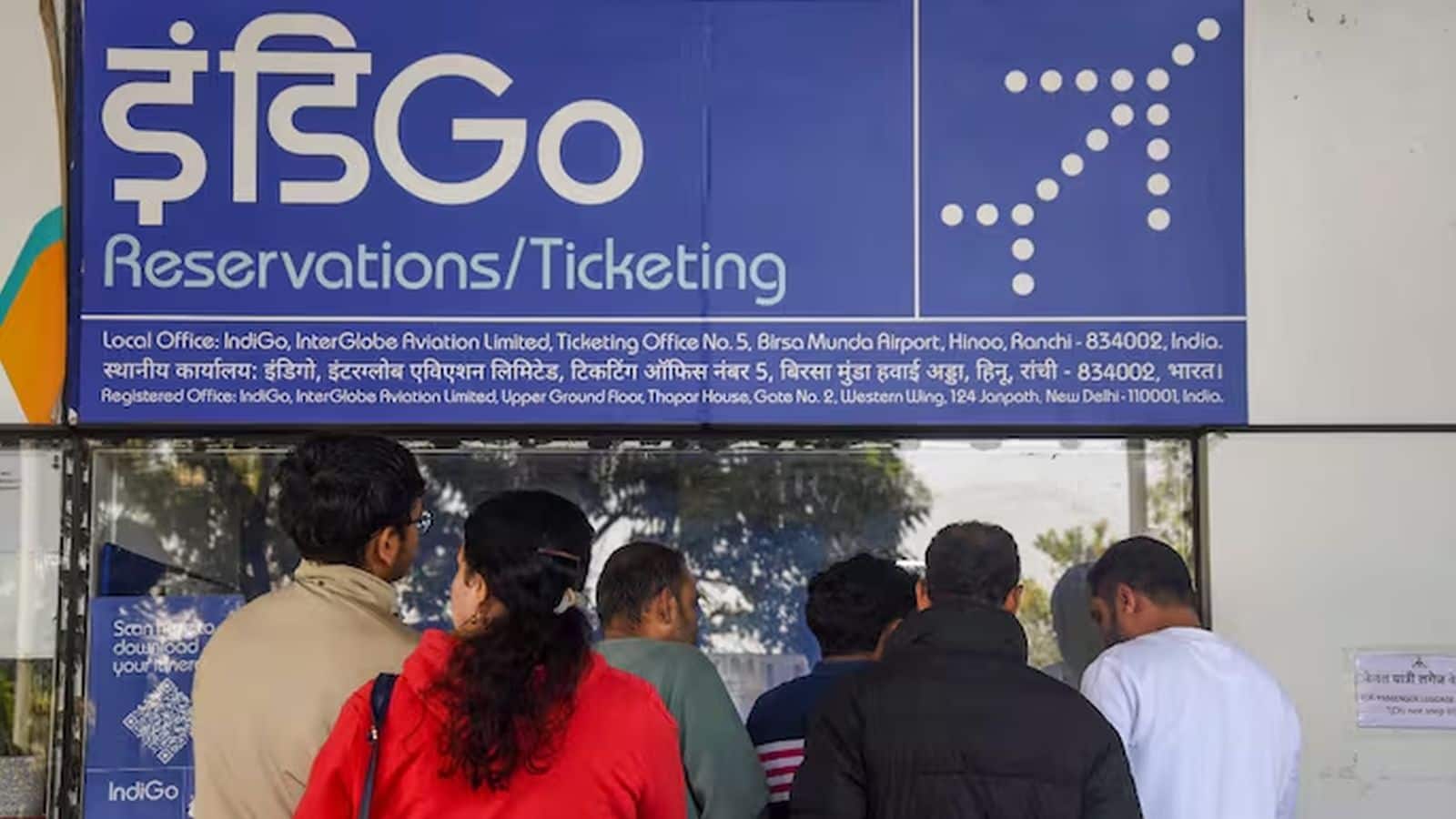 Indigo Crisis: क्या इंडिगो 900 नए पायलटों को हायर कर सकती है? संकट के बीच एयरलाइन की बड़ी तैयारी, जानें- डिटेल्स Indigo Crisis: क्या इंडिगो 900 नए पायलटों को हायर कर सकती है? संकट के बीच एयरलाइन की बड़ी तैयारी, जानें- डिटेल्स
