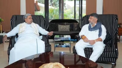 मुख्यमंत्री सिद्धारमैया और उपमुख्यमंत्री डी.के. शिवकुमार से 14 दिसंबर यानी आज दिल्ली में कांग्रेस संसदीय दल की अध्यक्ष सोनिया गांधी से मुलाकात की उम्मीद है