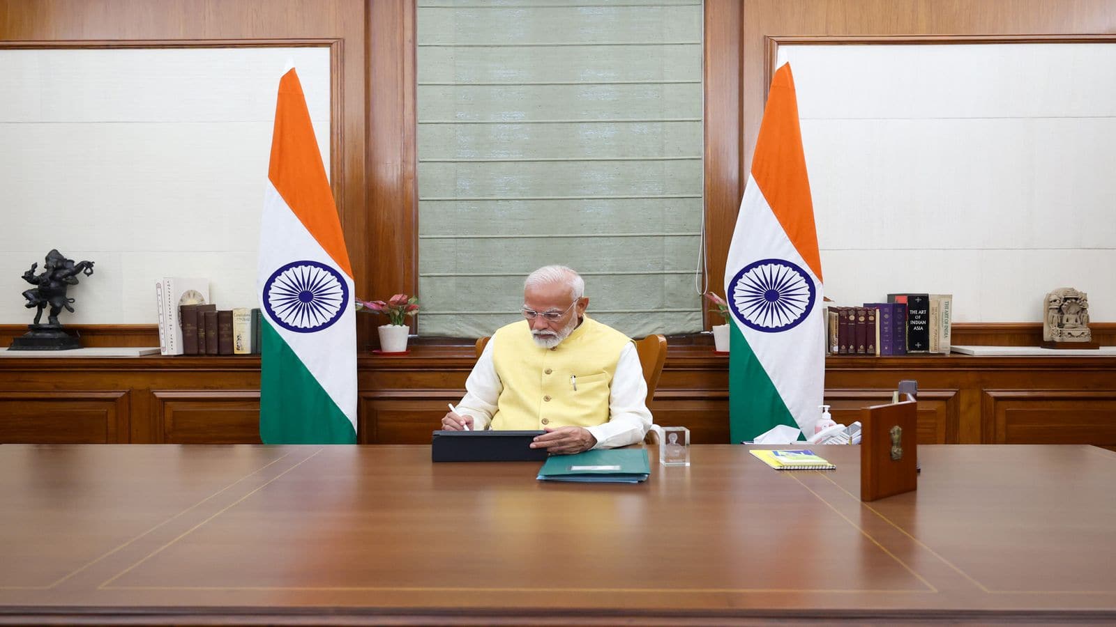 PM Modi CCS Meeting: मिडिल ईस्ट में बिगड़ते हालात के बीच पीएम मोदी ने बुलाई CCS की बैठक, इस बात पर रहेगा जोर