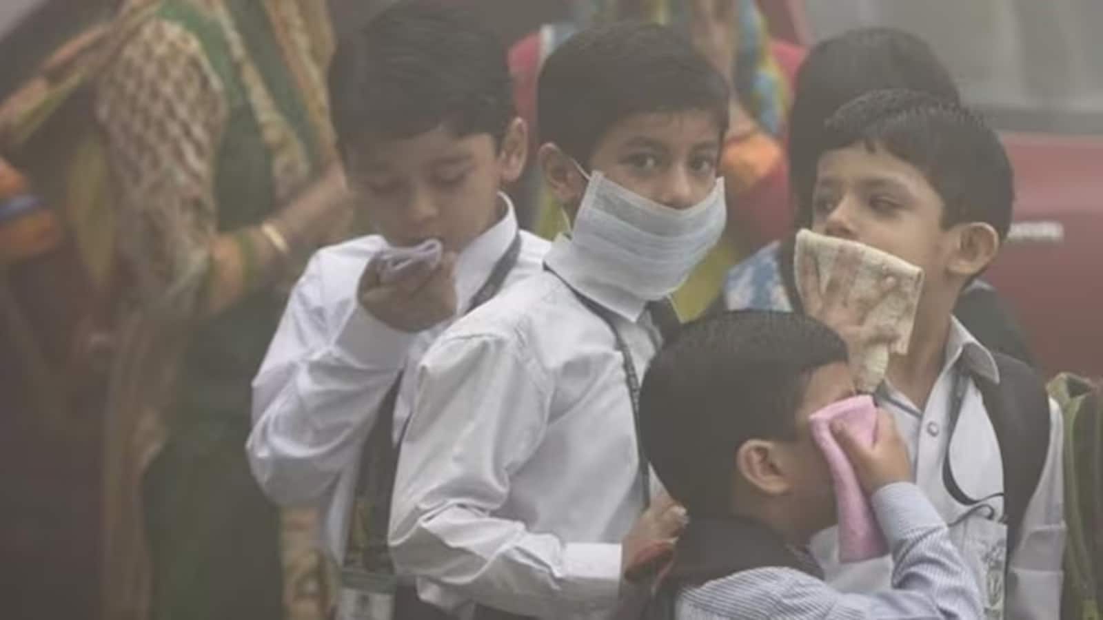 नोएडा और गाजियाबाद में 5वीं तक के स्कूल चलेंगे ऑनलाइन, 9वीं की पढ़ाई होगी हाइब्रिड, डीएम ने जारी किए आदेश