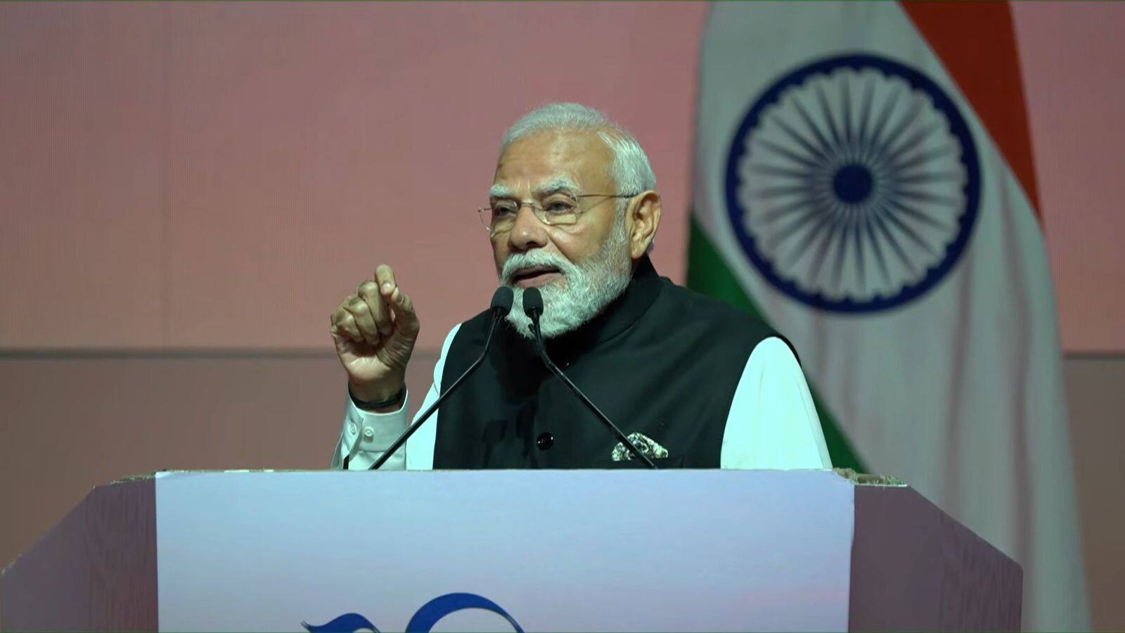 PM Modi Oman Visit: '21वीं सदी का भारत साहसिक निर्णय लेता है'; ओमान में भारतीय समुदाय से बोले पीएम मोदी, पढ़ें- संबोधन की बड़ी बातें PM Modi Oman Visit: '21वीं सदी का भारत साहसिक निर्णय लेता है'; ओमान में भारतीय समुदाय से बोले पीएम मोदी, पढ़ें- संबोधन की बड़ी बातें