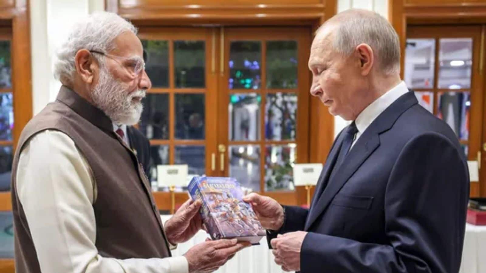 Putin India Visit: कश्मीर से बंगाल तक PM मोदी ने राष्ट्रपति पुतिन को दिए भारत की ‘विविधता’ से भरे तोहफे, जानिए कितने खास है उपहार