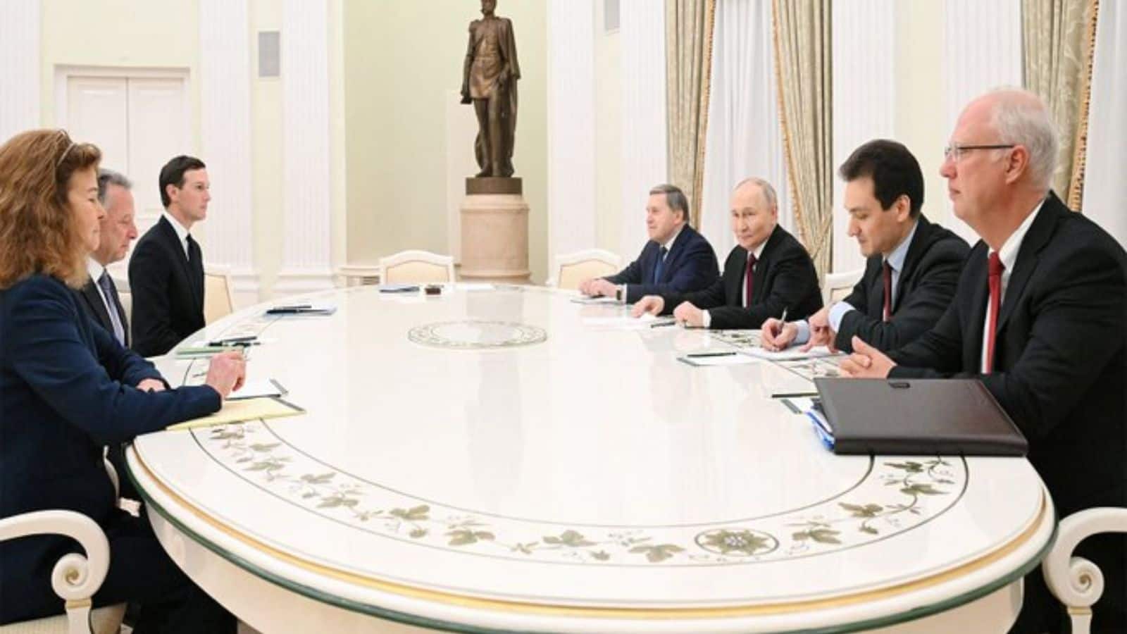 Ukraine Peace Talks: यूक्रेन में शांति के लिए अमेरिका और रूस के बीच हुई बैठक में नहीं हो पाया कोई समझौता, पुतिन ने ट्रंप के दूतों से की बड़ी डिमांड