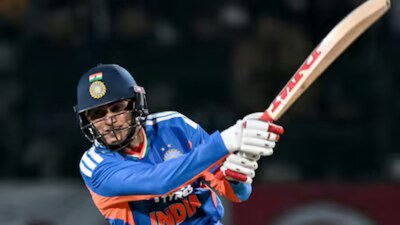 शुभमन गिल को टीम में शामिल नहीं किए जाने से पूर्व भारतीय क्रिकेटर सुनील गावस्कर काफी हैरान है