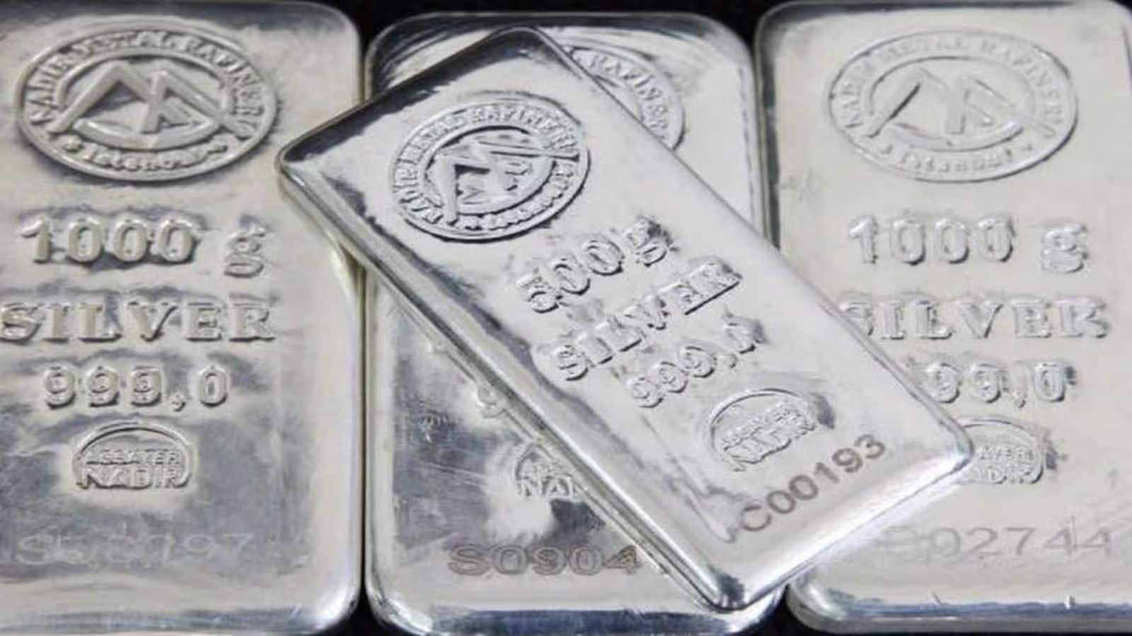 Silver Price Today: शनिवार को चांदी के भाव में तेजी, जानिये 6 दिसंबर का सिल्वर रेट Silver Price Today: शनिवार को चांदी के भाव में तेजी, जानिये 6 दिसंबर का सिल्वर रेट