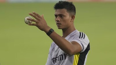 सैयद मुश्ताक अली ट्रॉफी में मुंबई और राजस्थान के मैच के कुछ घंटे बाद यशस्वी को अस्पताल ले जाया गया