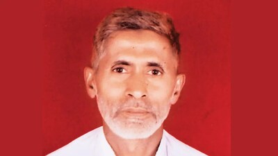 अखलाक की पीट-पीटकर हत्या के मामले में उत्तर प्रदेश सरकार को बड़ा झटका लगा है