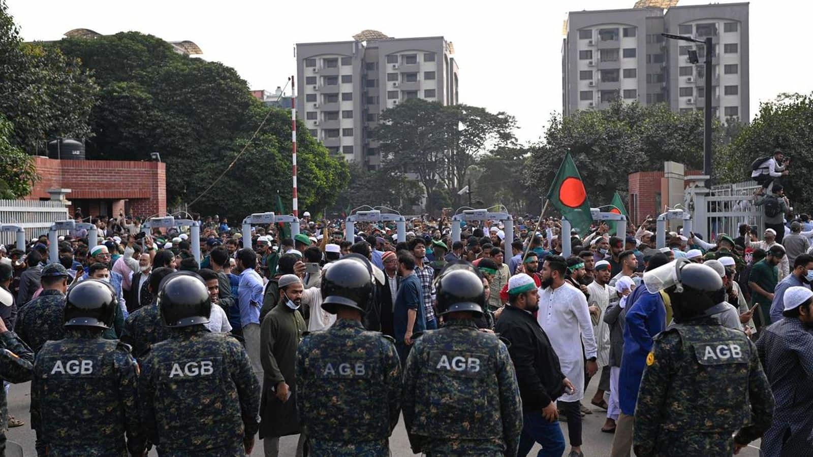 Bangladesh unrest: 'पाकिस्तान जैसी सर्जिकल स्ट्राइक होनी चाहिए'; बांग्लादेश में हिंदू की हत्या पर भड़के BJP विधायक असीम सरकार Bangladesh unrest: 'पाकिस्तान जैसी सर्जिकल स्ट्राइक होनी चाहिए'; बांग्लादेश में हिंदू की हत्या पर भड़के BJP विधायक असीम सरकार