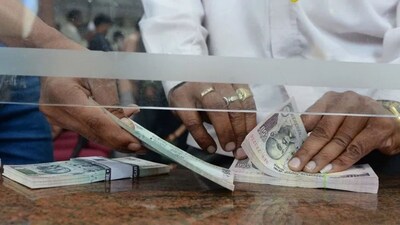 Bank Account Closure: Avoid Hidden Charges & Common Errors.