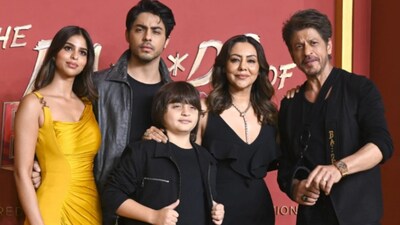 नानी ने पोते पर बरसाया बेशुमार प्यार
