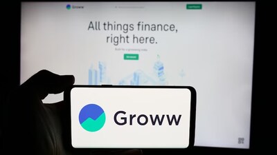 Groww Shares: ग्रो के शेयर अपने लिस्टिंग के दिन आईपीओ प्राइस से 12% के प्रीमियम पर खुले थे