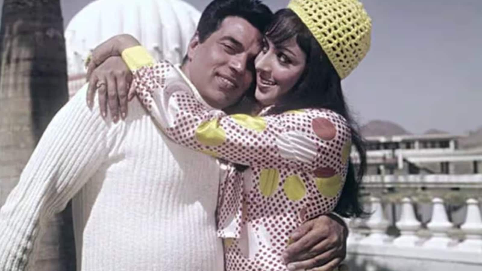 Dharmendra Birth Anniversary: धर्मेंद्र को लेकर सीरियस नहीं थीं हेमा मालिनी, फिर ऐसे एक्टर ने जीता था ड्रीम गर्ल का दिल Dharmendra Birth Anniversary: धर्मेंद्र को लेकर सीरियस नहीं थीं हेमा मालिनी, फिर ऐसे एक्टर ने जीता था ड्रीम गर्ल का दिल