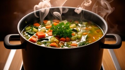 how to keep food warm in winter: खाना खिड़की या दरवाजे के पास रखने से ठंडी हवा लगती है और खाना जल्दी ठंडा हो जाता है। 