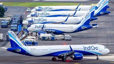 मुंबई एयरपोर्ट पर 1 दिसंबर से 8 दिसंबर के बीच, 905 इंडिगो उड़ानों के रद्द होने के कारण 40,789 यात्री प्रभावित हुए