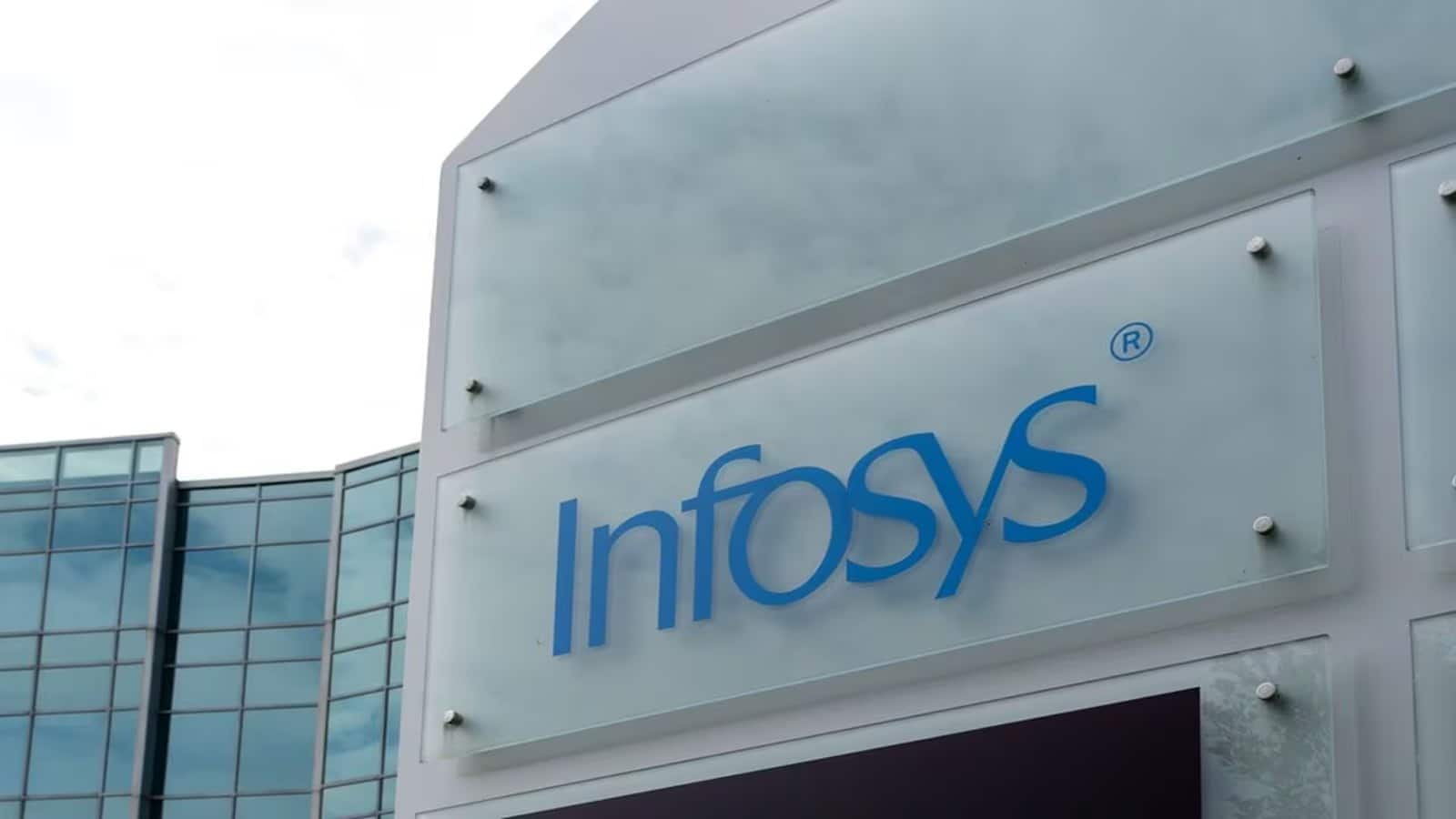 Infosys ने फ्रेशर्स के लिए बढ़ाई सैलरी, अब ₹21 लाख तक का पैकेज कर रही ऑफर