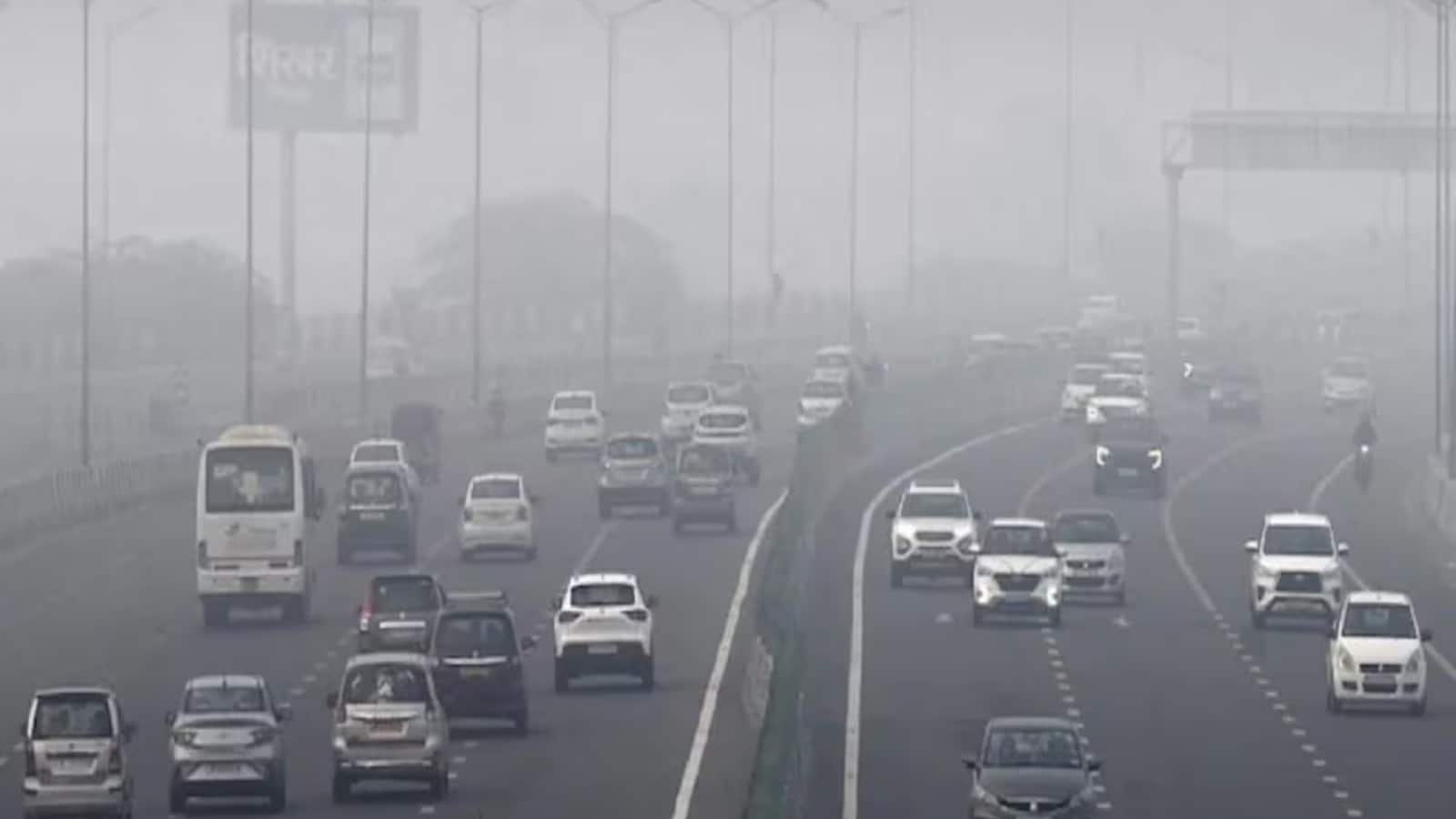 कोलकाता में धूप और गर्मी के बीच राहत, लेकिन AQI अब भी खराब, भीड़ वाले इलाकों में मास्क जरूरी कोलकाता में धूप और गर्मी के बीच राहत, लेकिन AQI अब भी खराब, भीड़ वाले इलाकों में मास्क जरूरी