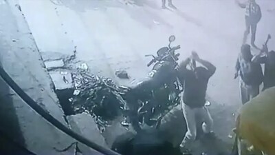 Panipat Murder: हथौड़ा, तलवार, गंडासी से की गई युवक की बेरहमी से हत्या, फिर उसके शव को सड़क पर घसीटा गया, वीडियो वायरल